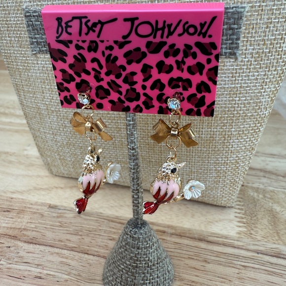 Betsey Johnson Pink Parrot Bird Figural Textured Crystal Dangle Earrings, Floral - Picture 1 of 10